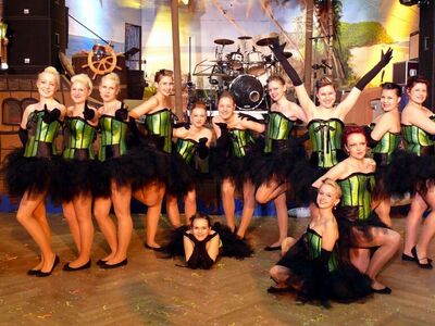 49. Saison A little party never killed nobody